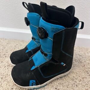 Nidecker size 1 snowboard boot kids